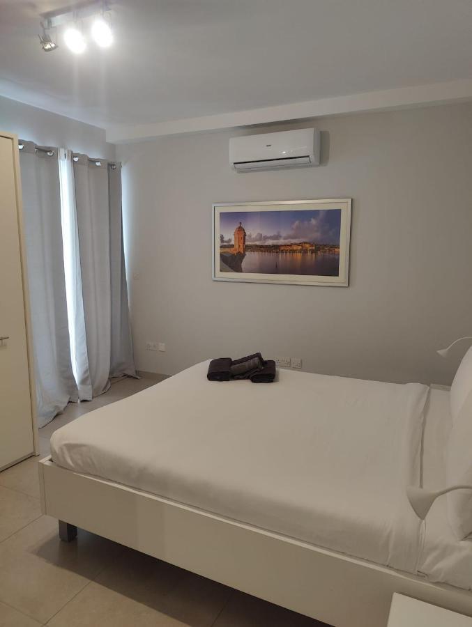Gzira, 2 Bedroom Apartment エクステリア 写真